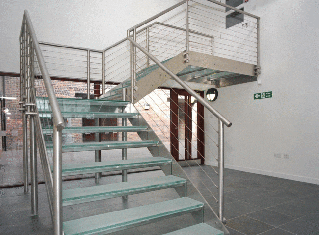 ARC Glass Staircase2